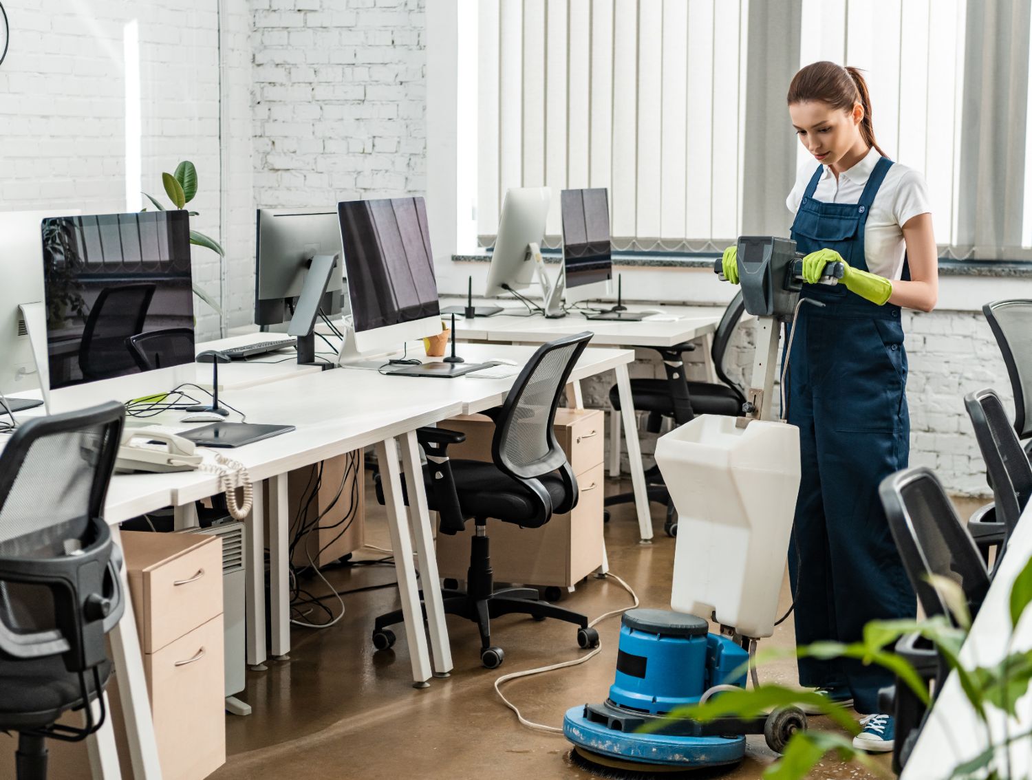 Commercial office cleaning